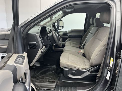 Used 2019 Ford F250 XLT w/ Camper Package image 3