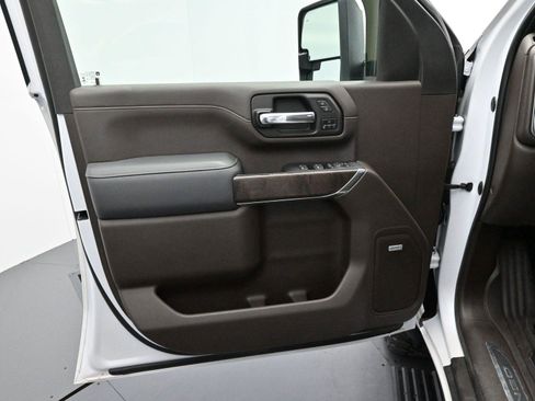 Used 2022 GMC Sierra 2500 Denali w/ Denali Ultimate Package image 10