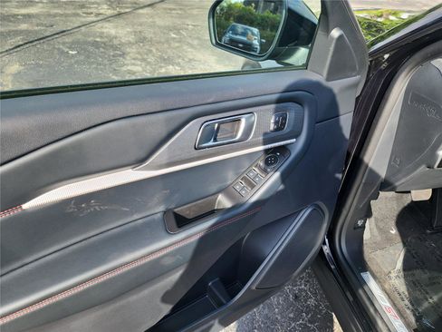 New 2026 Ford Explorer ST-Line w/ ST-Line Street Pack image 12