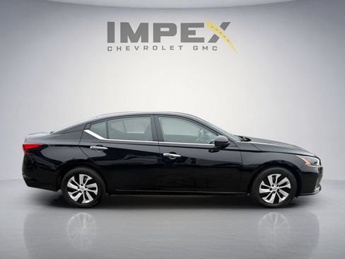Used 2025 Nissan Altima 2.5 S FWD image 4