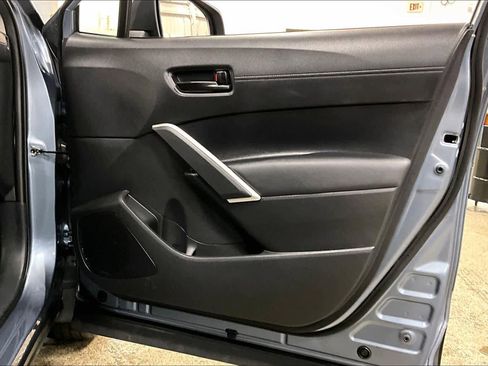 Used 2022 Toyota Corolla Cross LE w/ Moonroof Package image 23