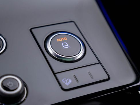 Used 2023 Land Rover Range Rover Sport SE Dynamic image 27