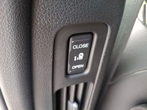 Used 2025 Honda Odyssey EX-L image 13