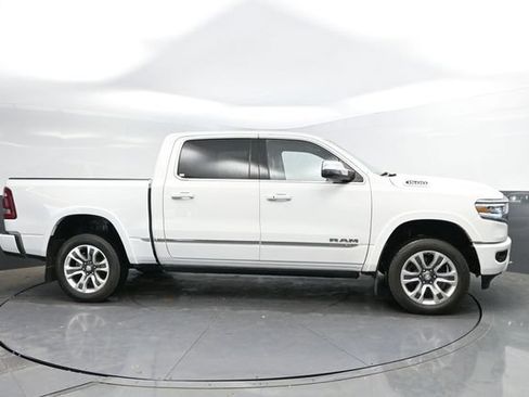 Used 2023 RAM 1500 Limited w/ Body-Colour Bumper Group AWD/4WD image 3