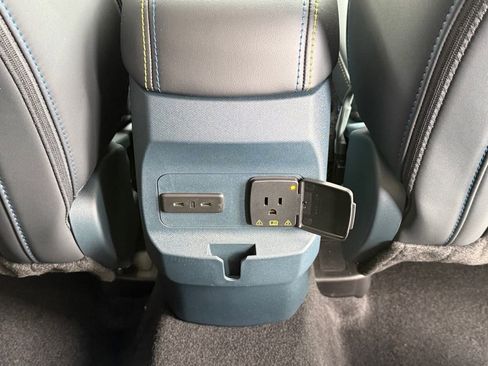 New 2025 Ford Maverick Lobo image 18