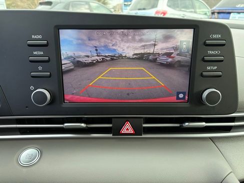 Used 2023 Hyundai Elantra SEL image 27