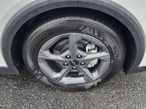 New 2025 Kia K4 LXS image 11