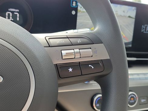 Used 2026 Hyundai Kona SE image 32