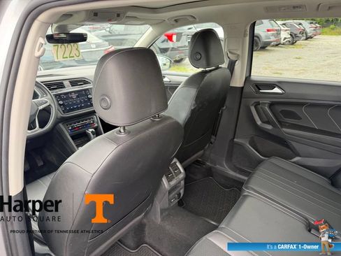 Used 2024 Volkswagen Tiguan SE w/ Panoramic Sunroof Package AWD/4WD image 11