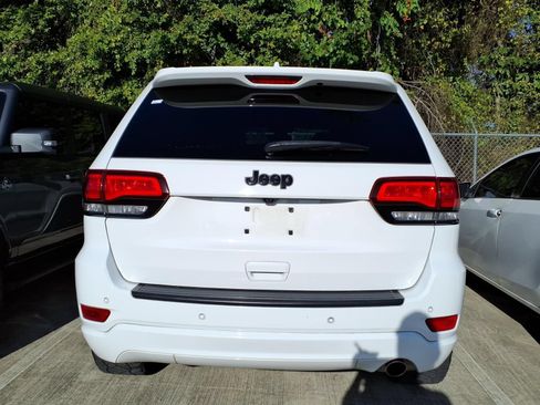 Used 2021 Jeep Grand Cherokee Laredo X RWD image 6