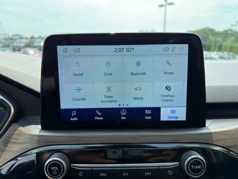 Used 2020 Ford Escape Titanium AWD/4WD image 32
