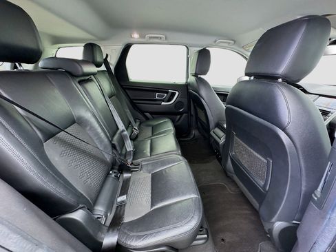 Used 2017 Land Rover Discovery Sport SE image 18