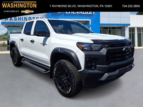Used 2024 Chevrolet Colorado Trail Boss w/ Advanced Trailering Package AWD/4WD image 1