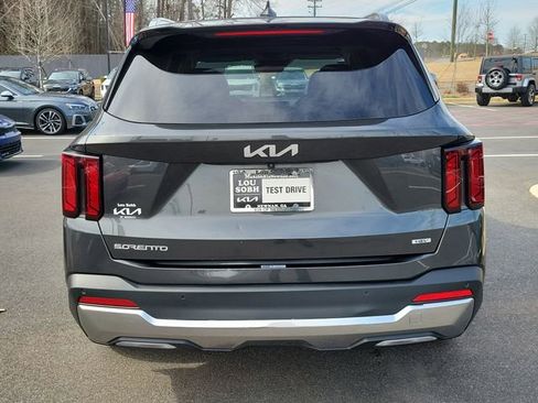 Certified 2025 Kia Sorento EX AWD/4WD image 5