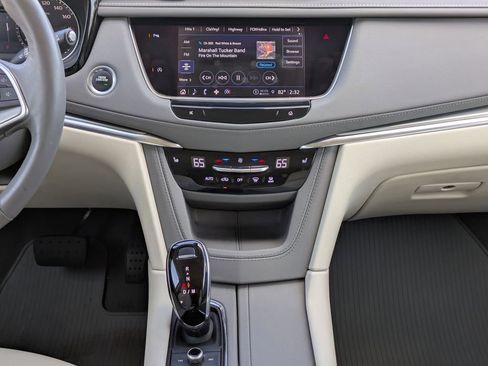 Used 2022 Cadillac XT5 Premium Luxury image 19