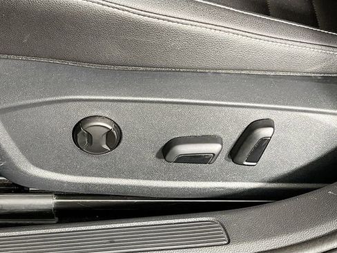 Used 2024 Volkswagen Jetta SE image 11