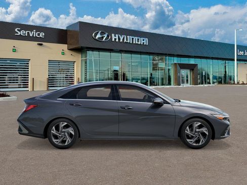 New 2026 Hyundai Elantra Limited FWD image 7