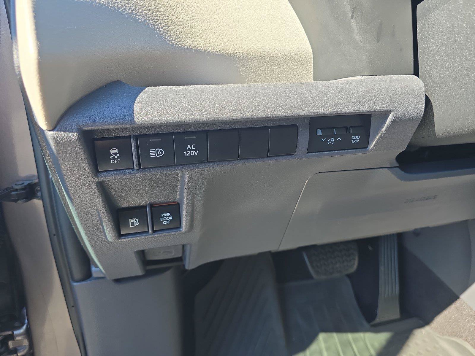Used 2021 Toyota Sienna Limited FWD image 25