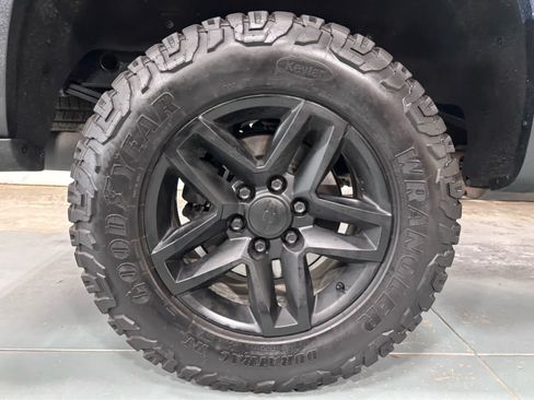 Used 2021 Chevrolet Silverado 1500 LT Trail Boss w/ Convenience Package II AWD/4WD image 9