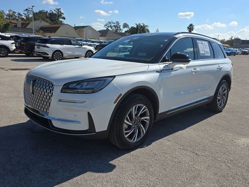 Used 2025 Lincoln Corsair AWD w/ Equipment Group 101A image 8