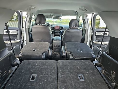 Used 2022 Ford Explorer Limited w/ Equipment Group 301A RWD image 23