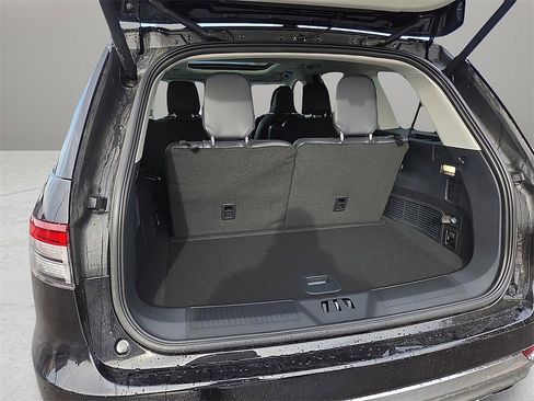 New 2026 Lincoln Aviator Reserve image 8