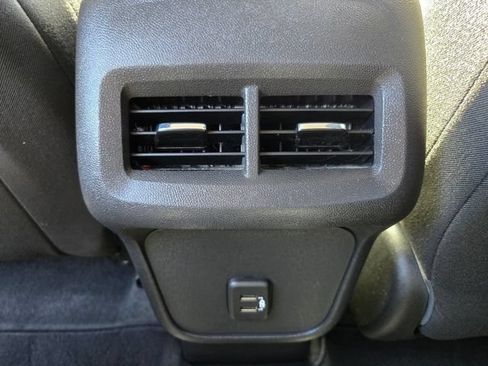 Used 2022 Chevrolet Equinox LT AWD/4WD image 15