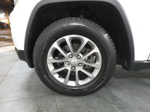 Used 2016 Jeep Grand Cherokee Limited AWD/4WD image 37