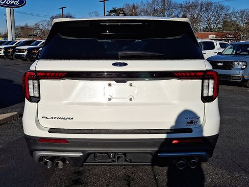 Used 2025 Ford Explorer Platinum w/ Ultimate Package image 5