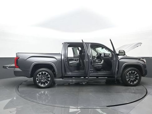 Used 2024 Toyota Tundra Limited AWD/4WD image 33