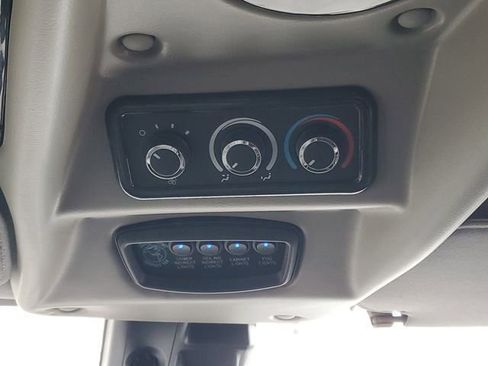 Used 2024 GMC Savana 2500 RWD image 27