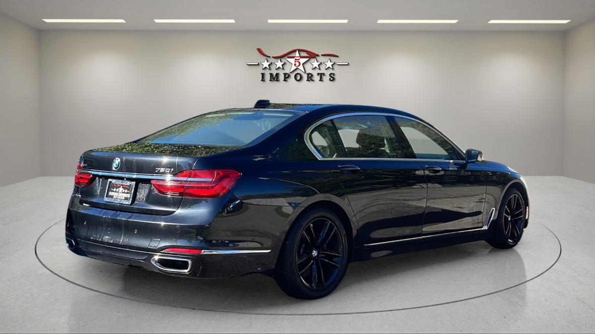 Used 2017 BMW 750i xDrive AWD/4WD image 5