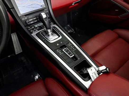 Used 2018 Porsche 911 Turbo image 16