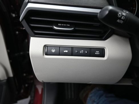 Used 2024 Nissan Altima 2.5 SL FWD image 11