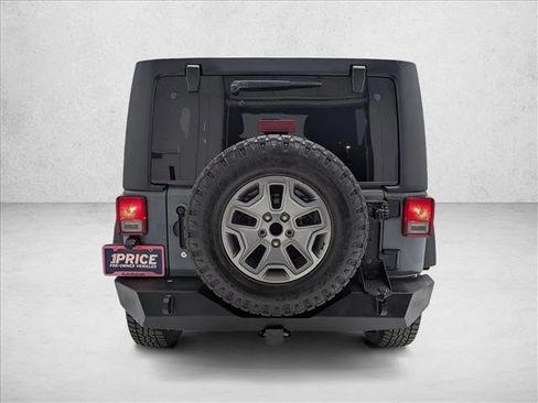 Used 2015 Jeep Wrangler Unlimited Rubicon image 7