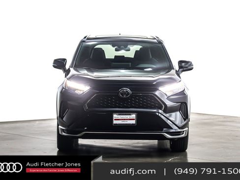 Used 2025 Toyota RAV4 SE image 3