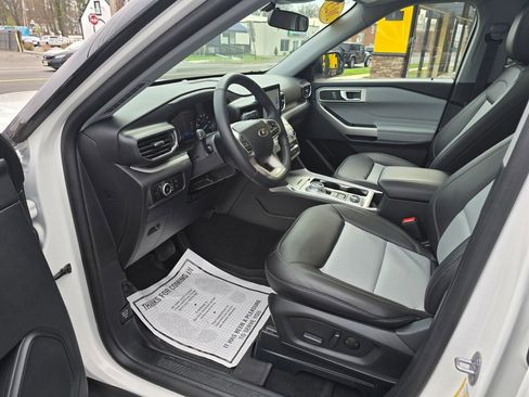 Used 2023 Ford Explorer XLT w/ Equipment Group 202A image 11