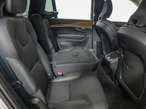 Used 2024 Volvo XC90 B5 Plus image 27