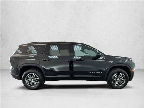 Used 2024 Chevrolet Traverse LT FWD image 4