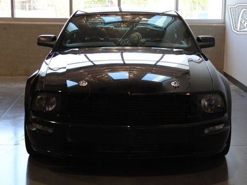 Used 2005 Ford Mustang GT image 32