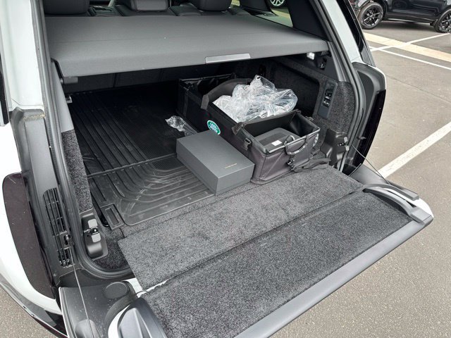 New 2026 Land Rover Range Rover SE AWD/4WD image 17