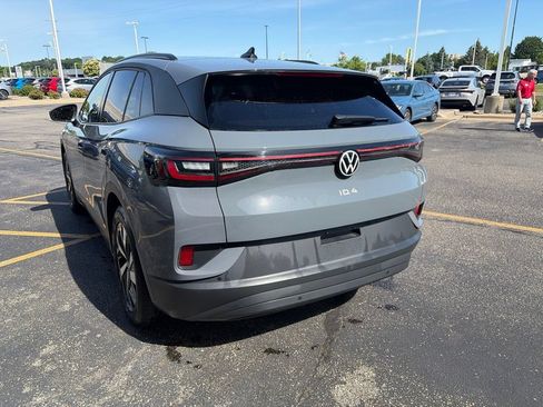 Used 2024 Volkswagen ID.4 2WD image 3