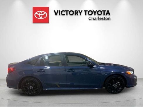 Used 2025 Honda Civic Sport image 6