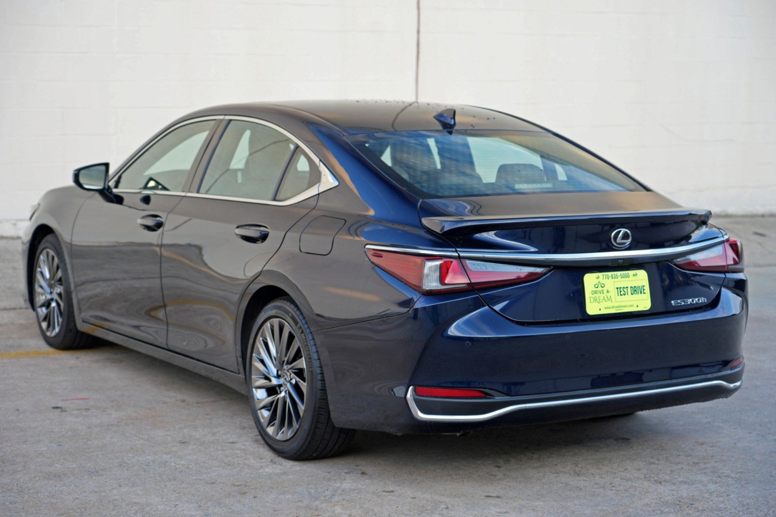 Used 2024 Lexus ES 300h Ultra Luxury w/ Accessory Package (Z2) FWD image 55