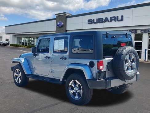 Used 2016 Jeep Wrangler Unlimited Sahara w/ Connectivity Group AWD/4WD image 5