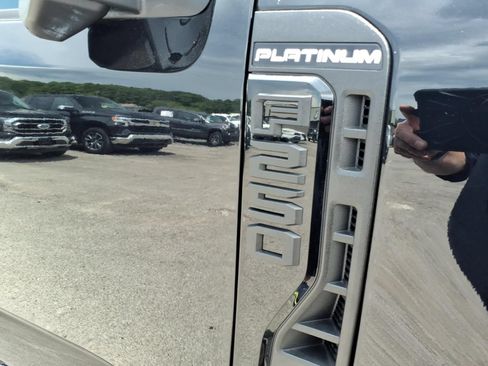 Used 2026 Ford F250 Platinum AWD/4WD image 8