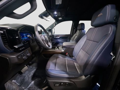 Used 2025 Chevrolet Silverado 2500 High Country w/ High Country Premium Package image 16