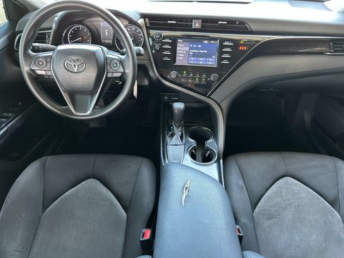 Used 2019 Toyota Camry LE FWD image 13