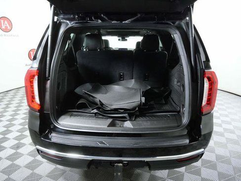 Used 2021 GMC Yukon XL SLT w/ SLT Luxury Plus Package AWD/4WD image 10