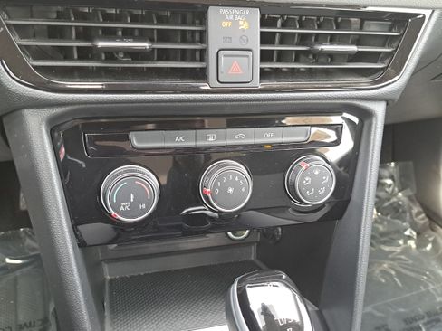 Certified 2024 Volkswagen Taos S FWD image 20